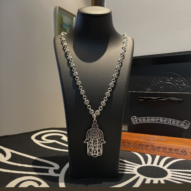 Ch**me He**ts necklaces
